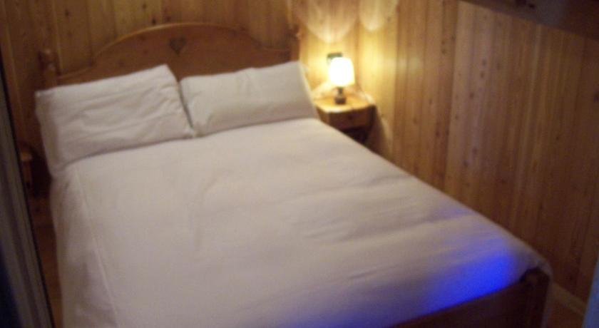 L' Aroula Rooms & Restaurant Champoluc Habitación foto